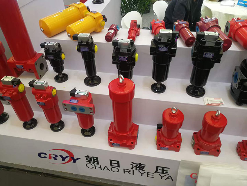 隨著生產(chǎn)制造業(yè)的發(fā)展，液壓配件作為機(jī)械的零件之一被廣泛使用，其中液壓配件起著不可或缺的作用，因?yàn)槭菬o(wú)形的存在，所以容易被忽視，那么，下面跟著遠(yuǎn)征液壓一起了解下液壓配件生產(chǎn)應(yīng)符合技術(shù)和使用標(biāo)準(zhǔn)吧!