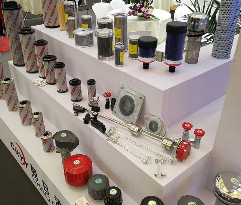 液壓過(guò)濾器中常見(jiàn)的就是吸油過(guò)濾器、回油過(guò)濾器壓力管路過(guò)濾器等等，使用過(guò)濾器的時(shí)候有很多的要求。那液壓過(guò)濾器使用有哪些要求？朝日液壓告訴你：